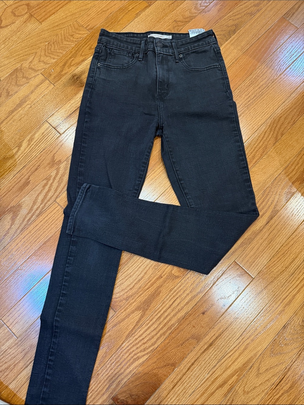 Levi’s Black Wash 721 High Rise Skinny Jeans Size 26